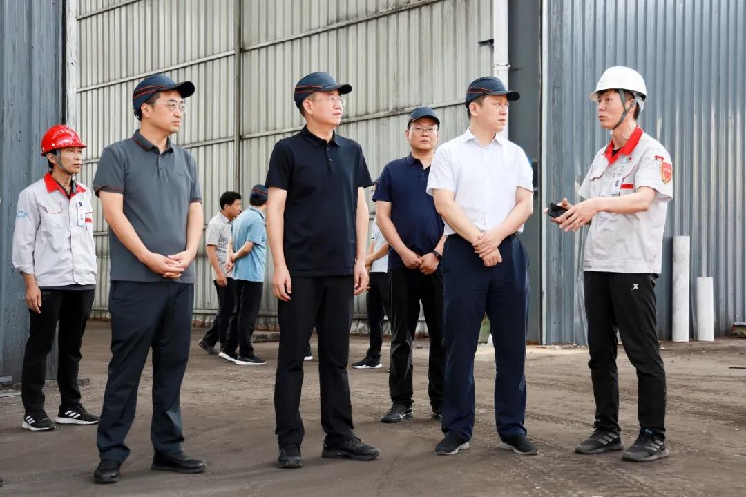 市委常委、副市長(zhǎng)、翼城縣委書記王淵到華翔（翼城）新材料科技園現(xiàn)場(chǎng)辦公